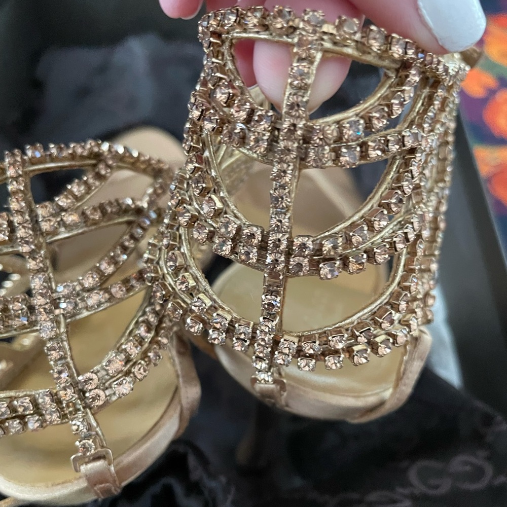 Gucci Crystal Embellished Sandals - Picture 2 of 9